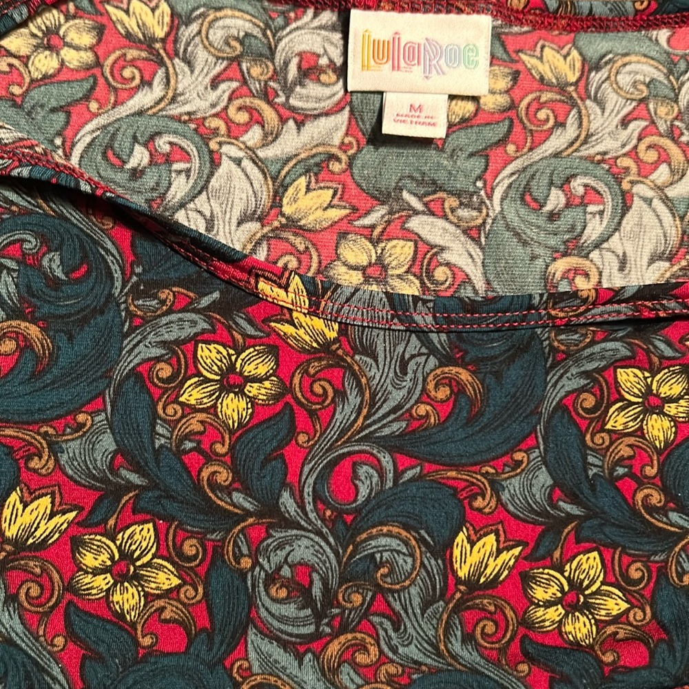 LulaRoe Erma size M Softest material can size down
